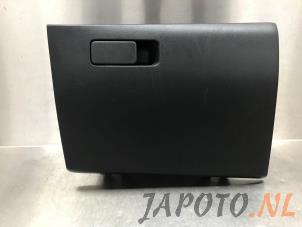 Gebruikte Dashboardkastje Hyundai i20 (BC3) 1.0 T-GDI 100 Mild Hybrid 48V 12V Prijs € 52,45 Margeregeling aangeboden door Japoto Parts B.V.