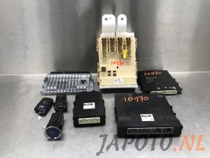 Gebruikte Contactslot + computer Toyota Auris (E18) 1.8 16V Hybrid Prijs € 157,45 Margeregeling aangeboden door Japoto Parts B.V.