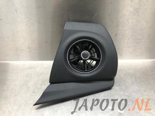 Gebruikte Luchtrooster Dashboard Toyota Auris (E18) 1.8 16V Hybrid Prijs € 20,99 Margeregeling aangeboden door Japoto Parts B.V.