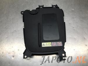 Gebruikte Draadloze oplader Toyota Yaris IV (P21/PA1/PH1) 1.5 12V Hybrid 115 Prijs € 104,95 Margeregeling aangeboden door Japoto Parts B.V.