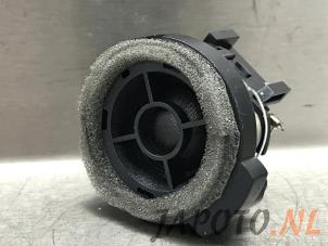 Gebruikte Tweeter Toyota Yaris IV (P21/PA1/PH1) 1.5 12V Hybrid 115 Prijs € 26,20 Margeregeling aangeboden door Japoto Parts B.V.