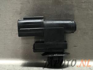 Gebruikte Temperatuursensor buiten Toyota Yaris IV (P21/PA1/PH1) 1.5 12V Hybrid 115 Prijs € 15,70 Margeregeling aangeboden door Japoto Parts B.V.