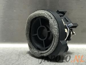 Gebruikte Tweeter Toyota Yaris IV (P21/PA1/PH1) 1.5 12V Hybrid 115 Prijs € 26,20 Margeregeling aangeboden door Japoto Parts B.V.