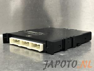 Gebruikte Smart entry computer Toyota Yaris IV (P21/PA1/PH1) 1.5 12V Hybrid 115 Prijs € 104,95 Margeregeling aangeboden door Japoto Parts B.V.