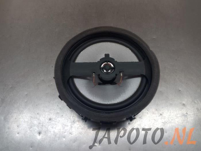 Gebruikte Luidspreker Mitsubishi Eclipse Cross (GK/GL) 2.4 16V PHEV 4x4 Prijs € 26,20 Margeregeling aangeboden door Japoto Parts B.V.