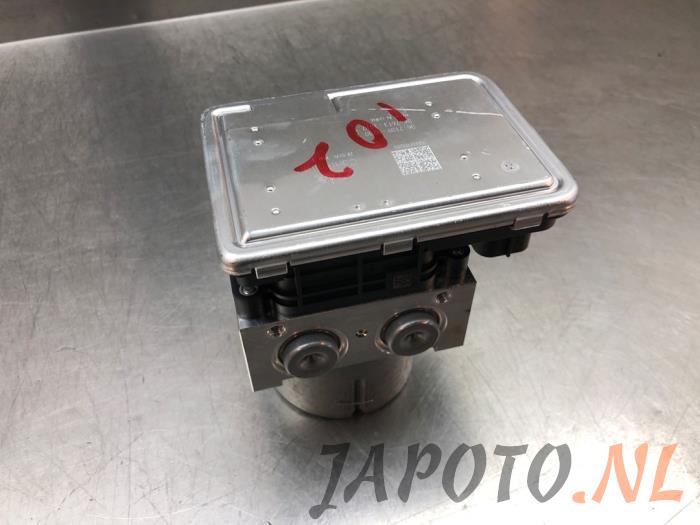 Gebruikte ABS Pomp Mitsubishi Eclipse Cross (GK/GL) 2.4 16V PHEV 4x4 Prijs € 367,45 Margeregeling aangeboden door Japoto Parts B.V.