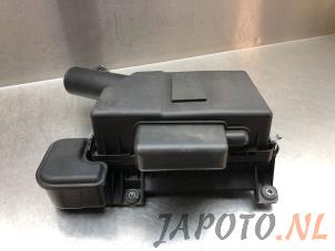 Gebruikte Luchtfilterhuis Mitsubishi Eclipse Cross (GK/GL) 2.4 16V PHEV 4x4 Prijs € 209,95 Margeregeling aangeboden door Japoto Parts B.V.