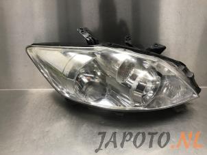 Gebruikte Koplamp rechts Toyota Auris (E15) 1.8 16V HSD Full Hybrid Prijs € 262,45 Margeregeling aangeboden door Japoto Parts B.V.