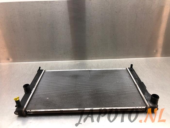 Gebruikte Radiateur Toyota Auris (E18) 1.8 16V Hybrid Prijs € 78,70 Margeregeling aangeboden door Japoto Parts B.V.