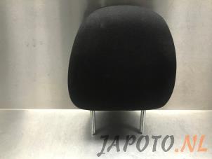Gebruikte Hoofdsteun Toyota Yaris III (P13) 1.5 16V Hybrid Prijs € 26,20 Margeregeling aangeboden door Japoto Parts B.V.
