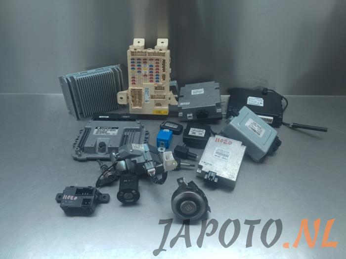 Gebruikte Kontaktslot + computer Hyundai Veloster 1.6 GDI 16V Prijs € 262,45 Margeregeling aangeboden door Japoto Parts B.V.