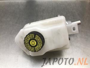 Gebruikte Hoofdremcilinder Toyota Yaris IV (P21/PA1/PH1) 1.5 12V Hybrid 115 Prijs € 36,70 Margeregeling aangeboden door Japoto Parts B.V.