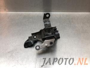 Gebruikte Motorsteun Toyota Yaris IV (P21/PA1/PH1) 1.5 12V Hybrid 115 Prijs € 26,20 Margeregeling aangeboden door Japoto Parts B.V.