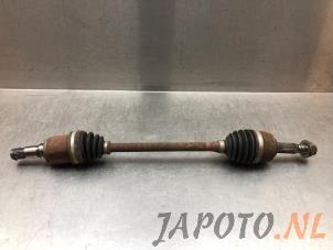 Gebruikte Aandrijfas links-voor Mitsubishi Space Star (A0) 1.0 12V Prijs € 36,70 Margeregeling aangeboden door Japoto Parts B.V.