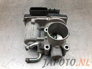 Gebruikte Gasklephuis Mitsubishi Space Star (A0) 1.0 12V Prijs € 36,74 Margeregeling aangeboden door Japoto Parts B.V.