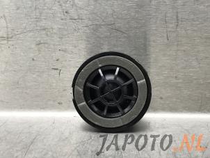 Gebruikte Tweeter Lynk &amp; Co 01 1.5 PHEV Prijs € 26,20 Margeregeling aangeboden door Japoto Parts B.V.