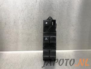 Gebruikte Combischakelaar ramen Mitsubishi Space Star (A0) 1.2 12V Prijs € 41,95 Margeregeling aangeboden door Japoto Parts B.V.