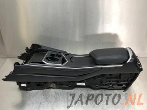 Gebruikte Middenconsoles Lynk &amp; Co 01 1.5 PHEV Prijs € 183,70 Margeregeling aangeboden door Japoto Parts B.V.