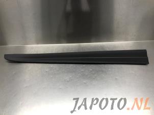 Gebruikte Afdekplaat diversen Lexus LBX 1.5 Hybrid 2WD Prijs € 20,95 Margeregeling aangeboden door Japoto Parts B.V.