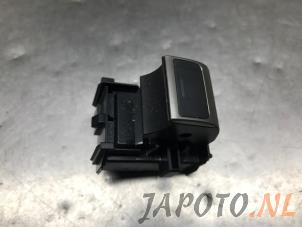 Gebruikte Ruit schakelaar elektrisch Lexus LBX 1.5 Hybrid 2WD Prijs € 36,70 Margeregeling aangeboden door Japoto Parts B.V.