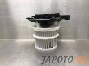 Gebruikte Chaufage Ventilatiemotor Lexus LBX 1.5 Hybrid 2WD Prijs € 131,20 Margeregeling aangeboden door Japoto Parts B.V.
