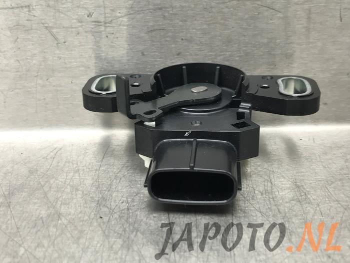 Sensor (overige) van een Lexus LBX 1.5 Hybrid 2WD 2024