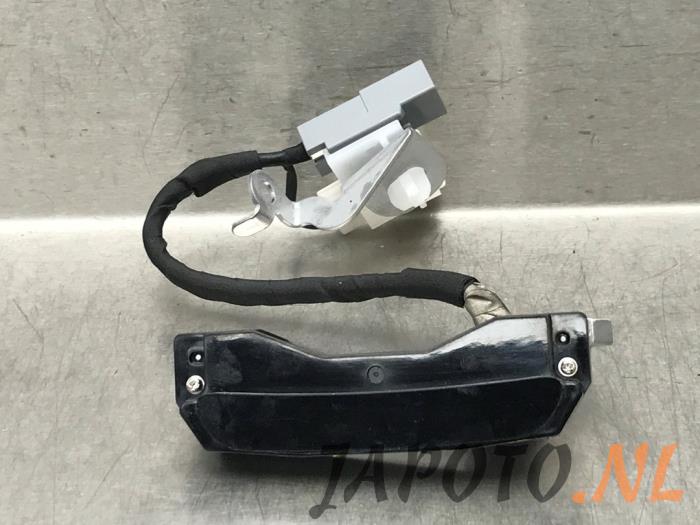 Gebruikte Display Interieur Lexus LBX 1.5 Hybrid 2WD Prijs € 52,45 Margeregeling aangeboden door Japoto Parts B.V.
