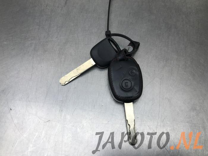 Kontaktslot + computer van een Honda Civic (FK/FN) 2.0i Type R VTEC 16V 2007