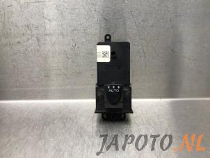 Gebruikte Elektrisch Raam Schakelaar Honda Civic (FK/FN) 2.0i Type R VTEC 16V Prijs € 26,20 Margeregeling aangeboden door Japoto Parts B.V.