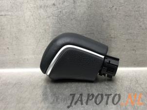 Gebruikte Pookknop Toyota Corolla (E21/EA1/EH1) 1.8 16V Hybrid Prijs € 26,20 Margeregeling aangeboden door Japoto Parts B.V.