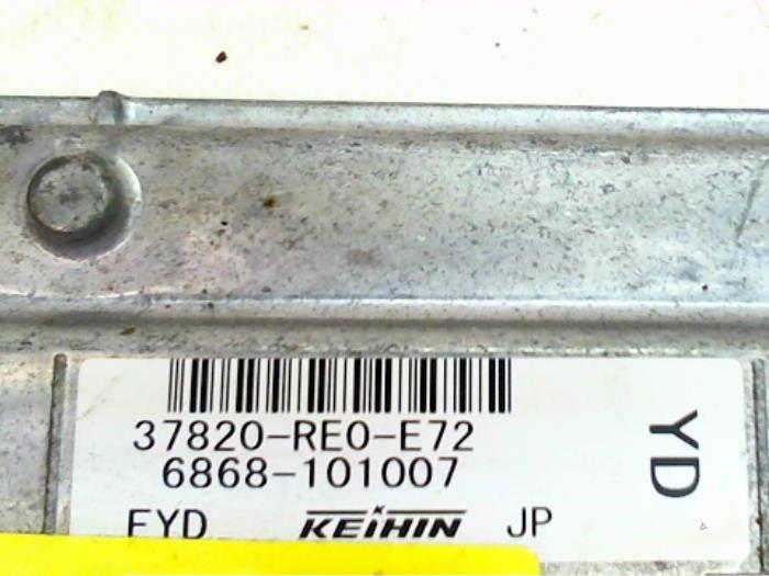 Computer Motormanagement van een Honda Jazz (GE6/GE8/GG/GP) 1.3 VTEC 16V Hybrid 2011