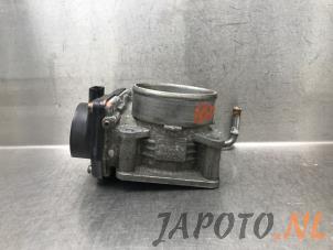 Gebruikte Gasklephuis Nissan Qashqai (J10) 2.0 16V Prijs € 52,45 Margeregeling aangeboden door Japoto Parts B.V.