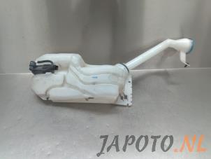 Gebruikte Ruitensproeiertank voor Nissan Qashqai (J10) 2.0 16V Prijs € 31,45 Margeregeling aangeboden door Japoto Parts B.V.