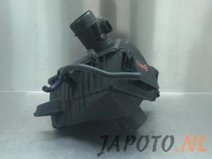 Gebruikte Luchtfilterhuis Nissan Qashqai (J10) 2.0 16V Prijs € 36,70 Margeregeling aangeboden door Japoto Parts B.V.