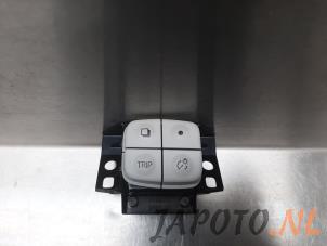 Gebruikte Schakelaar (diversen) Nissan Leaf (ZE0) Leaf Prijs € 26,20 Margeregeling aangeboden door Japoto Parts B.V.