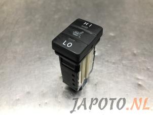 Gebruikte Schakelaar Stoelverwarming Toyota Auris (E18) 1.6 Dual VVT-i 16V Prijs € 20,95 Margeregeling aangeboden door Japoto Parts B.V.