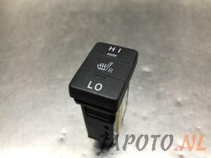 Gebruikte Schakelaar Stoelverwarming Toyota Auris (E18) 1.6 Dual VVT-i 16V Prijs € 20,95 Margeregeling aangeboden door Japoto Parts B.V.