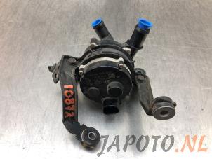 Gebruikte Waterpomp Kia Niro I (DE) 1.6 GDI Hybrid Prijs € 52,45 Margeregeling aangeboden door Japoto Parts B.V.