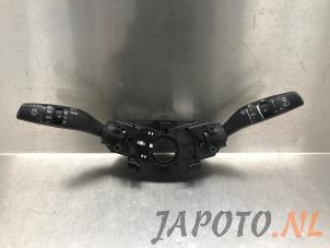 Gebruikte Combischakelaar Stuurkolom Kia Niro I (DE) 1.6 GDI Hybrid Prijs € 52,45 Margeregeling aangeboden door Japoto Parts B.V.