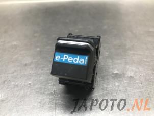 Gebruikte Schakelaar (diversen) Nissan Leaf (ZE1) 39/40kWh Prijs € 15,70 Margeregeling aangeboden door Japoto Parts B.V.