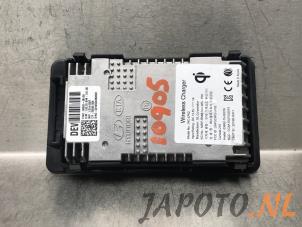 Gebruikte Draadloze oplader Kia Niro I (DE) 1.6 GDI PHEV Prijs € 104,95 Margeregeling aangeboden door Japoto Parts B.V.
