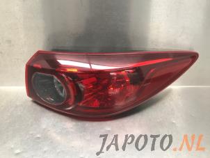 Gebruikte Achterlicht rechts Mazda 3 (BM/BN) 2.2 SkyActiv-D 150 16V Prijs € 157,45 Margeregeling aangeboden door Japoto Parts B.V.