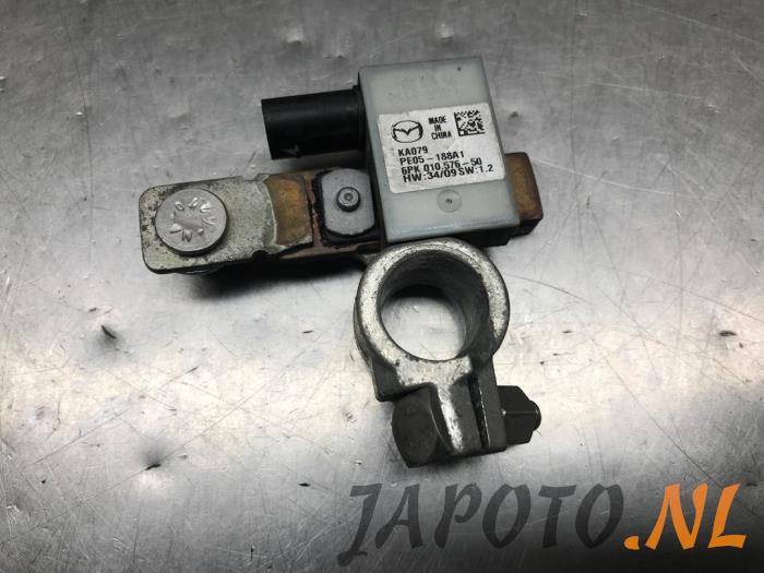 Gebruikte Accu sensor Mazda 3 (BM/BN) 2.2 SkyActiv-D 150 16V Prijs € 52,45 Margeregeling aangeboden door Japoto Parts B.V.