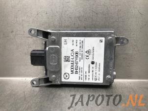 Gebruikte Radar sensor Mazda 3 (BM/BN) 2.2 SkyActiv-D 150 16V Prijs € 157,45 Margeregeling aangeboden door Japoto Parts B.V.
