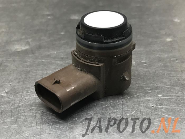 Gebruikte PDC Sensor Toyota C-HR (X1,X5) 1.8 16V Hybrid Prijs € 26,20 Margeregeling aangeboden door Japoto Parts B.V.