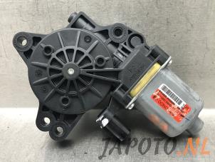 Gebruikte Motor electrisch raam Hyundai i30 (GDHB5) 1.6 GDI Blue 16V Prijs € 36,74 Margeregeling aangeboden door Japoto Parts B.V.