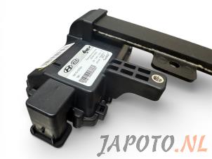 Nieuwe Voetganger Crash sensor Hyundai Tucson (TL) Prijs € 952,88 Inclusief btw aangeboden door Japoto Parts B.V.