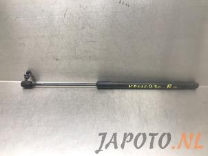 Gebruikte Amortisseur rechts-achter Hyundai Kona (OS) 64 kWh Prijs € 15,23 Margeregeling aangeboden door Japoto Parts B.V.