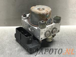 Gebruikte ABS Pomp Mitsubishi Outlander (CU) 2.4 16V 4x4 Prijs € 78,70 Margeregeling aangeboden door Japoto Parts B.V.