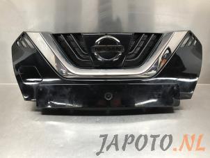 Gebruikte Grille Nissan Micra (K14) 0.9 IG-T 12V Prijs € 208,95 Margeregeling aangeboden door Japoto Parts B.V.